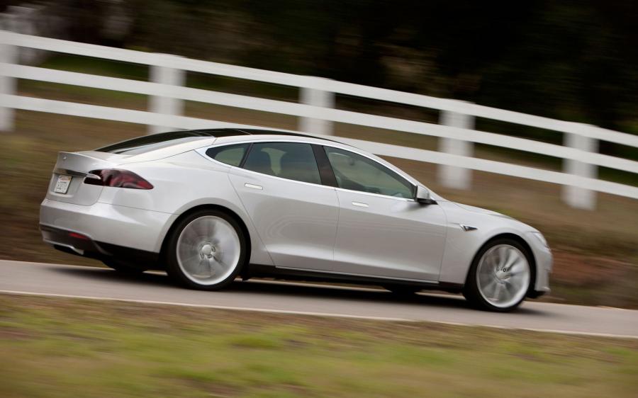  Tesla Model S 2012 года  (фото 79 из 88)